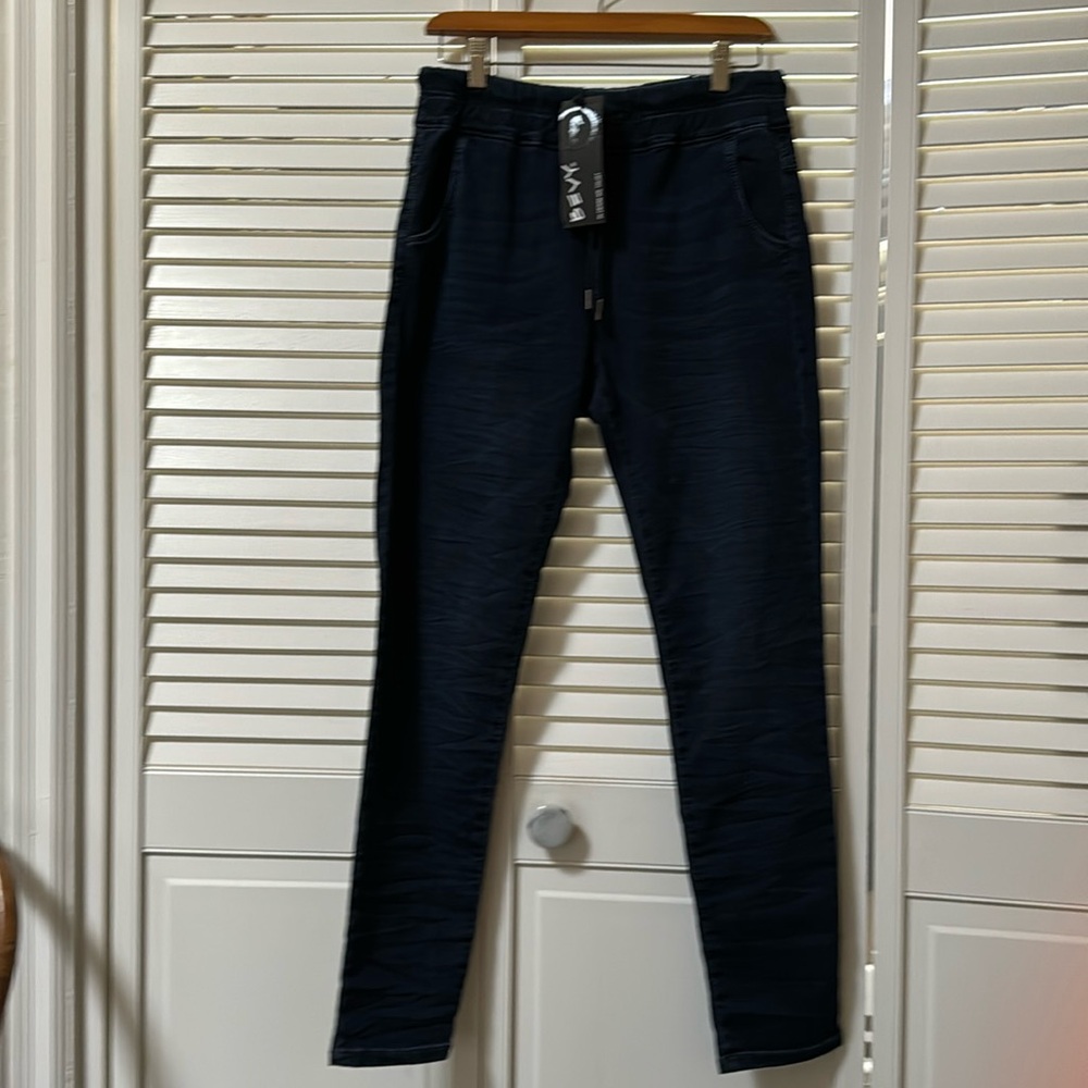 NWT Bevy Flog “Shelly” Jeans